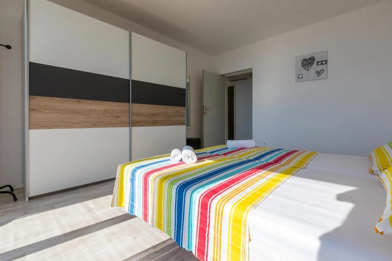 Duilo Apartment Novi Vinodolski 0*,