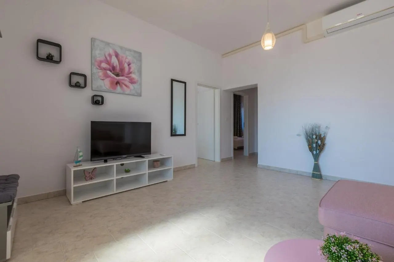 Duilo Apartment Novi Vinodolski Croatia